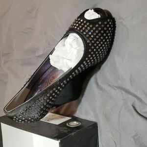 Hustler black pump heels